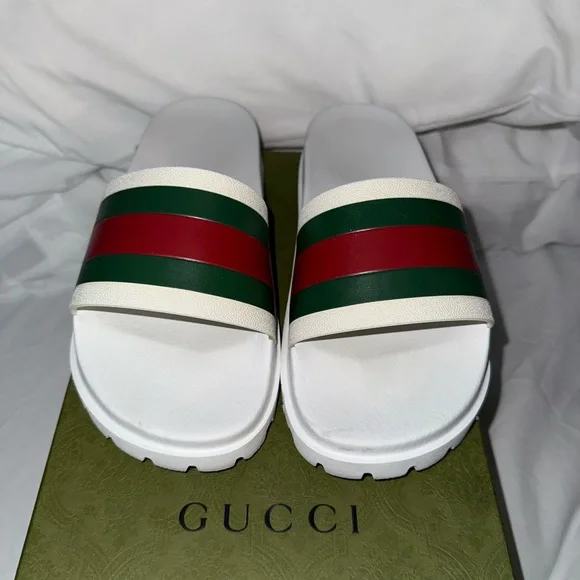 Gucci White Sandals with Red and Green Stripes - Picture 3 of 6